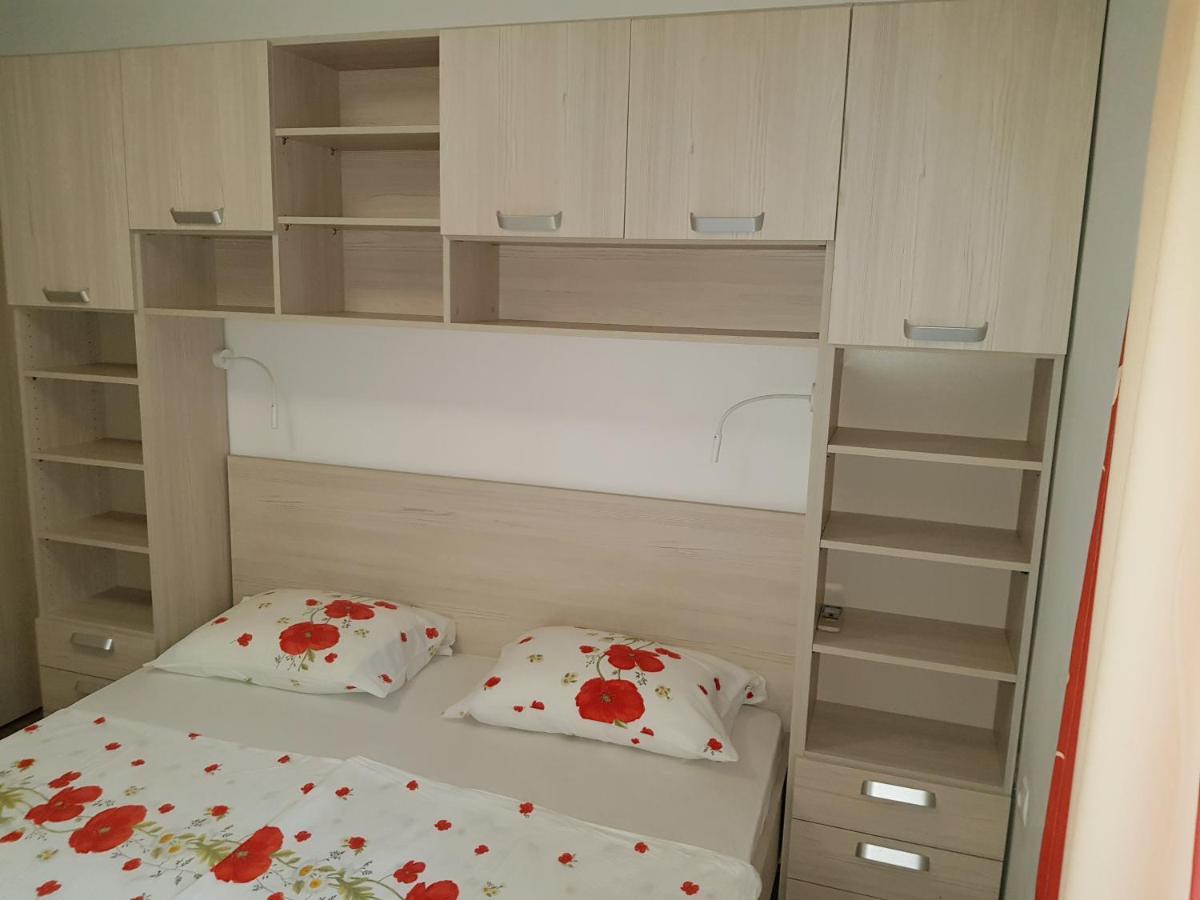 Apartments Vila Tisa Mali Lošinj Екстериор снимка