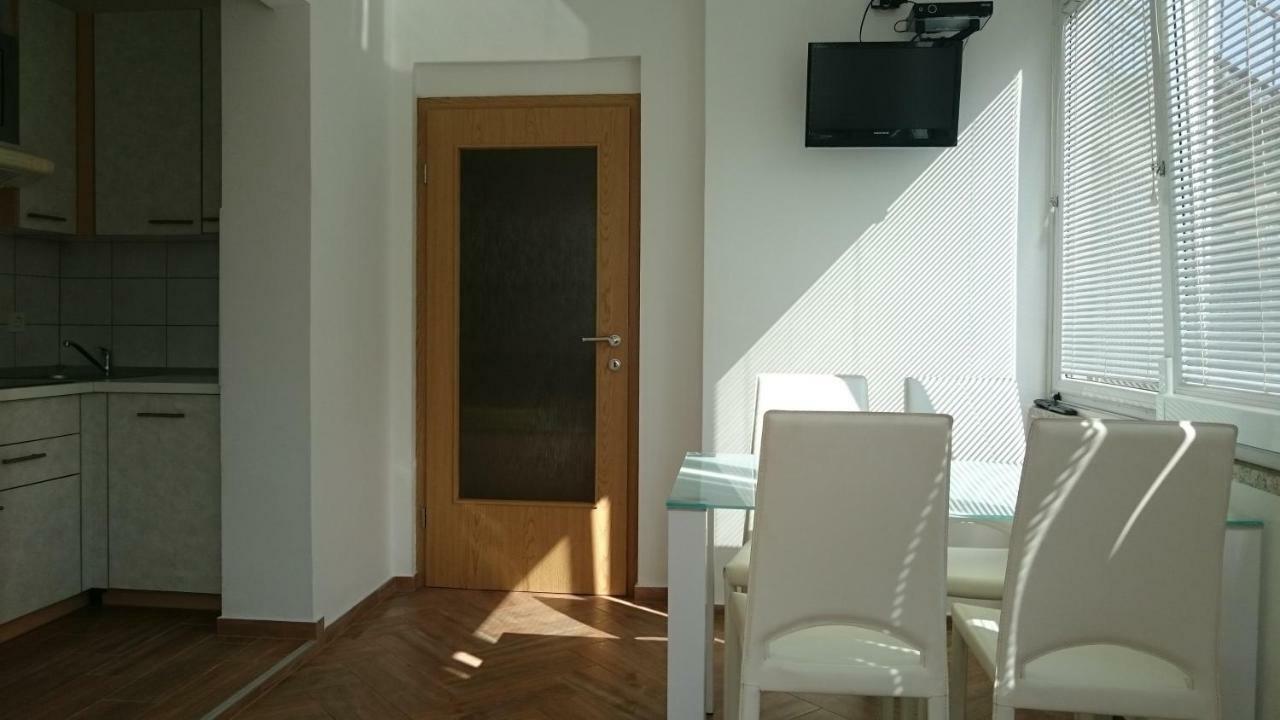 Apartments Vila Tisa Mali Lošinj Екстериор снимка