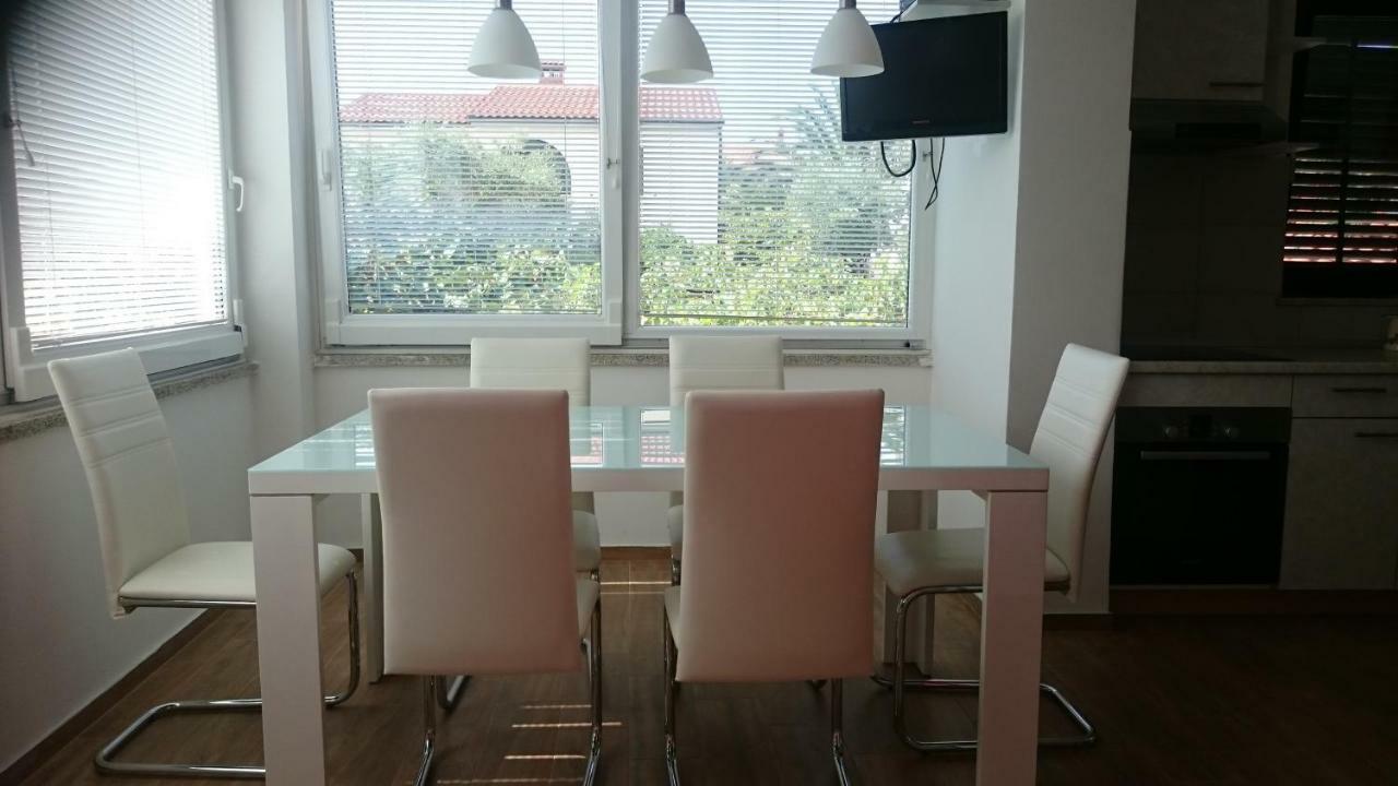 Apartments Vila Tisa Mali Lošinj Екстериор снимка