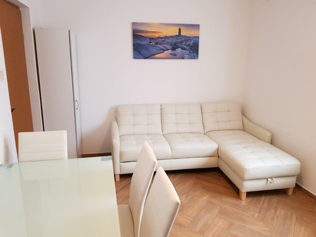 Apartments Vila Tisa Mali Lošinj Екстериор снимка