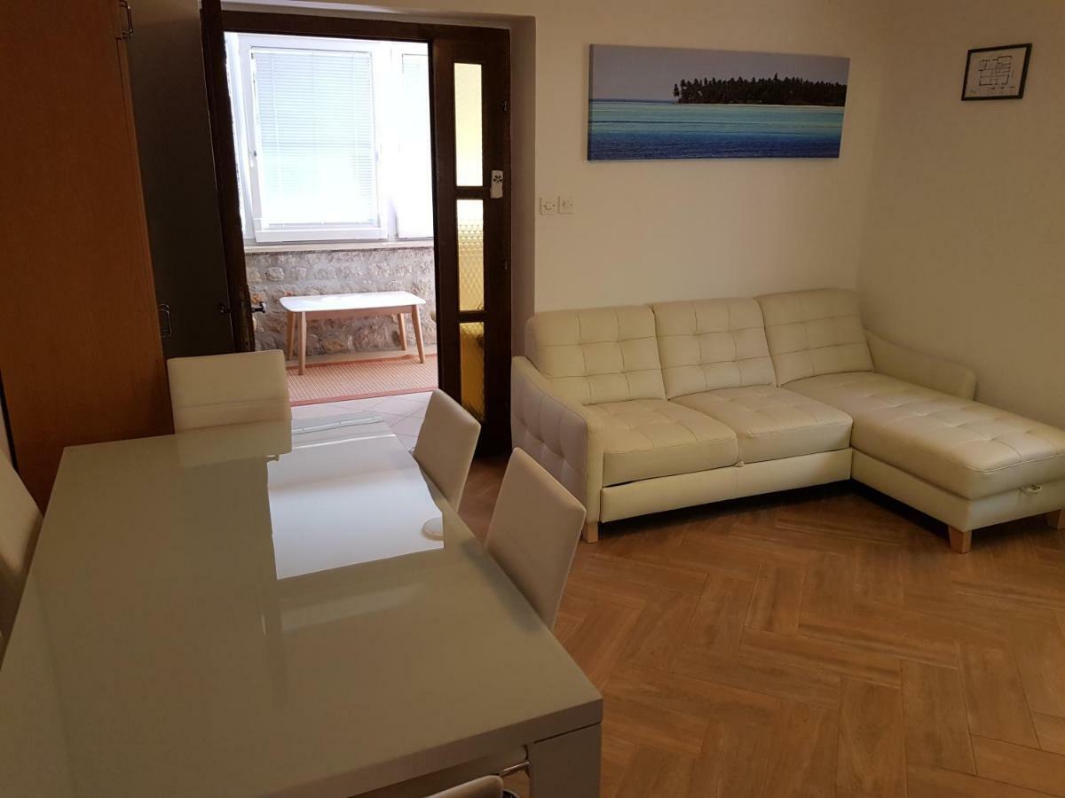 Apartments Vila Tisa Mali Lošinj Екстериор снимка