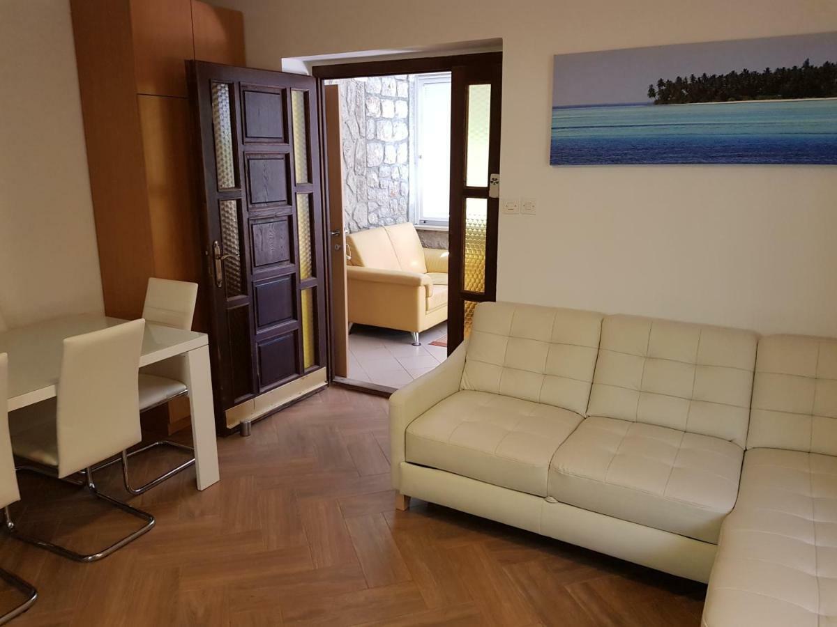 Apartments Vila Tisa Mali Lošinj Екстериор снимка