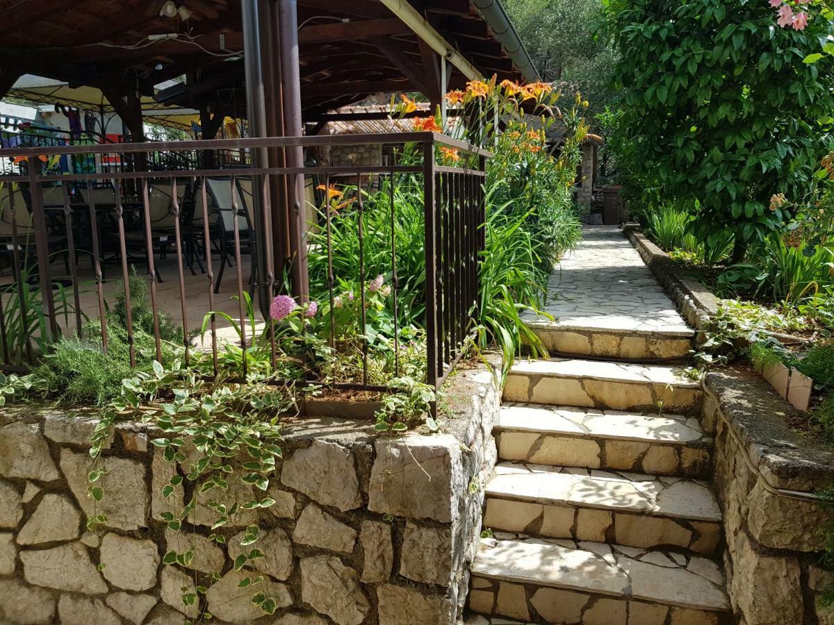 Apartments Vila Tisa Mali Lošinj Екстериор снимка